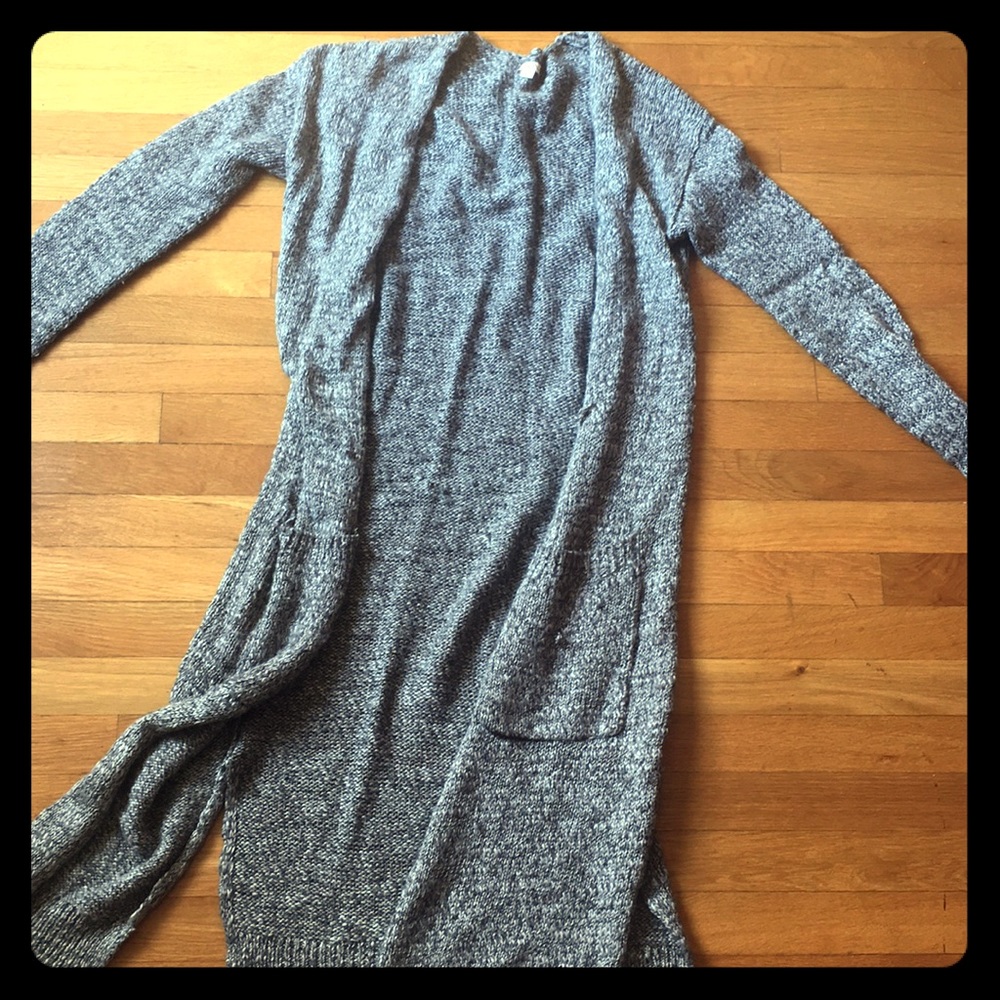 Oversized grey sweater cardigan